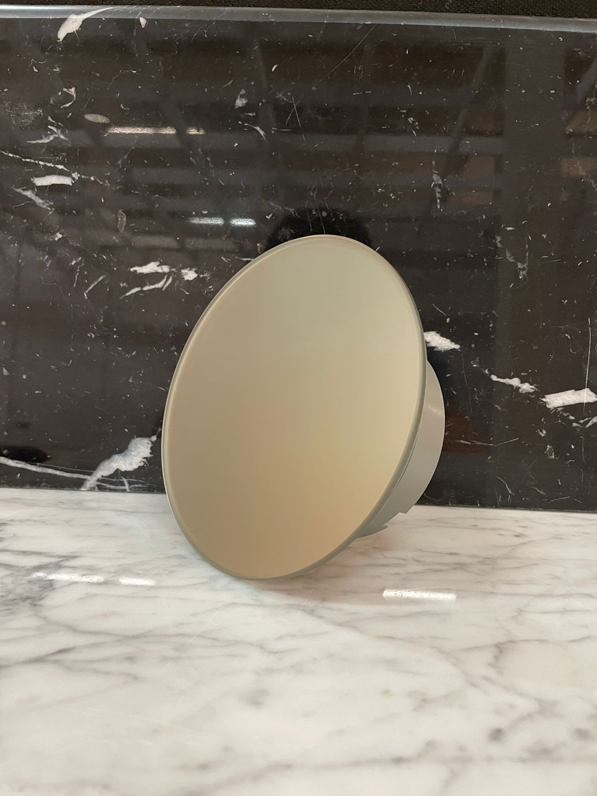 Диффузор стеклянный Mmotors 100 мм серый сатин с регулировкой расхода воздуха