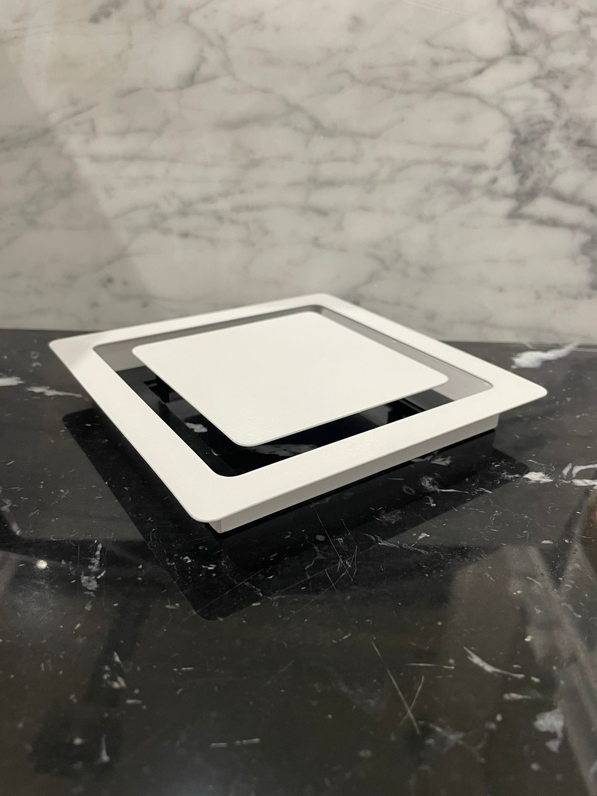 Диффузор квадратный на магнитах для потолков ТДК100 белый