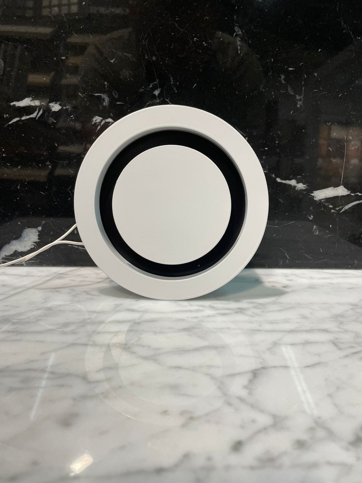 Диффузор на магнитах с вентилятором для потолков ТД100 черно-белый 100 мм