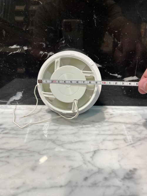 Диффузор на магнитах с вентилятором для потолков ТД100 черно-белый 100 мм